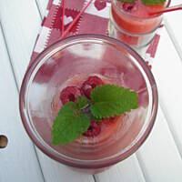 Arbuzowy napój z malinami