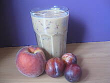 Fot. MonikaMariolka, Koktajl śliwkowy z brzoskwinią