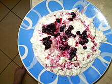 Fot. Wróbelek, makaron z serem białym i truskawkami