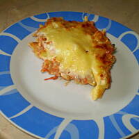 zapiekanka z sosem pomidorowym i serem