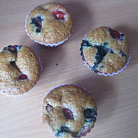 Muffinki z wiśniami i borówkami