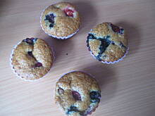 Fot. MonikaMariolka, Muffinki z wiśniami i borówkami