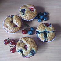 Muffinki z wiśniami i borówkami