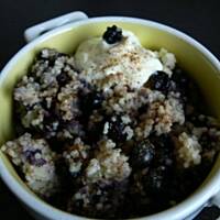 Kuskus zapiekany z borówką amerykańską