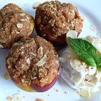 Grillowane brzoskwinie w maślanej czapce