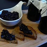 Wiśniowy dżem czekoladowy