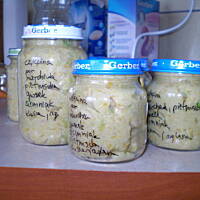 cielęcina z marchewką, pietruszką, ziemniakiem, groszkiem i kaszą po 8 m-cu