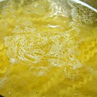 Makaron z Warzywami i Kurczakiem