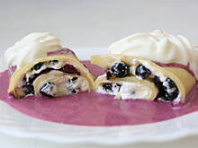 Fot. Agusia2, naleśniki z polewą jagodową