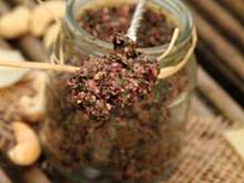 Fot. od-kuchni, Pesto z liści buraka oraz orzechów nerkowca