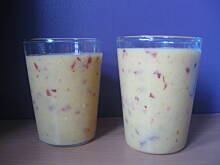 Fot. MonikaMariolka, Koktajl z brzoskwiń i nektarynek z mlekiem zsiadłym