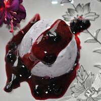 Domowe lody jagodowe