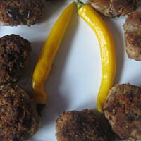 Kotlety mielone z papryczką peperonii