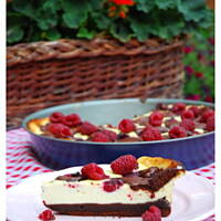 Sernikobrownie z malinami