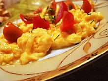 Fot. Agiatis, Jajecznica z pomidorkami koktajlowymi