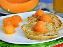 Fot. MIENTA, Cynamonowe placuszki z marynowanym melonem