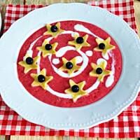 Chłodnik owocowy z naleśnikowym makaronem