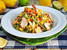 Fot. MIENTA, Kolorowy makaron a'la mexico z pikantnym łososiem