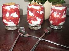 Fot. agawkuchni, Prosty deser truskawkowy