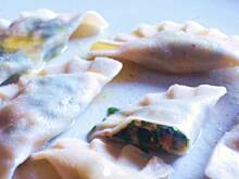 Fot. sebek, Pierogi ze szpinakiem i łososiem