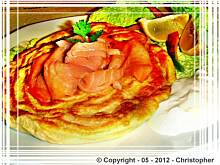 Fot. edicook, Bliny pszenne z wędzonym łososiem.