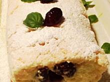 Fot. Agiatis, Rolada bezowa z żurawiną