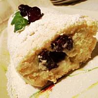 Rolada bezowa z żurawiną