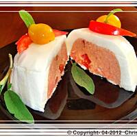 Mus z szynki i pomidorów w piance majonezowej.