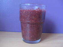 Fot. MonikaMariolka, Koktajl z nektarynek z syropem jagodowym