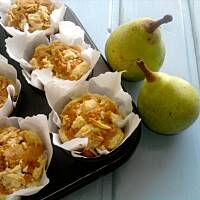 Muffinki z gruszkami i cynamonową kruszonką