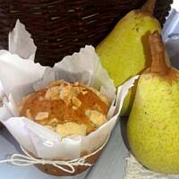 Muffinki z gruszkami i cynamonową kruszonką