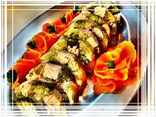 Fot. edicook, Łosoś w galarecie z różyczkami brokułów.