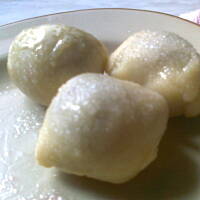 Knedle serowe z owocami