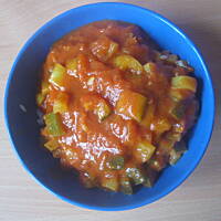 Ryż z papryką, pomidorem i cuklinią