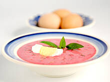 Fot. Wkn, Chłodnik buraczkowo ogórkowy