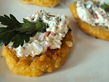 Fot. przejs, Placki ziemniaczane z dipem (sosem) twarożkowym