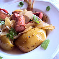 Parówki w piwie i jabłkach