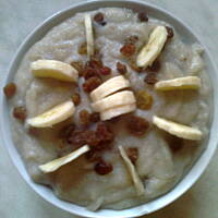 Bananowa kaszka z rodzynkami