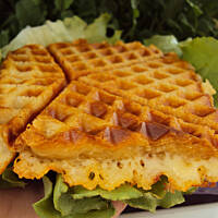 Szybkie niedzielne śniadanko, czyli gofrowane kanapki