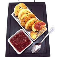 Scones z czekoladą i rodzynkami