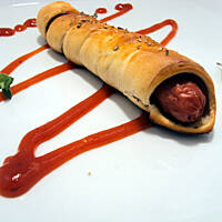 Parówki w cieście udające hotdogi