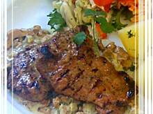 Fot. edicook, Polędwiczki wieprzowe na sosie kurkowym.