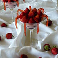 Lekki krem z owocami