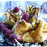 Kokosowe sakiewki z musem malinowym i czekoladową ścieżką