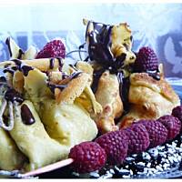 Kokosowe sakiewki z musem malinowym i czekoladową ścieżką