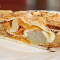 Strucla jabłkowo-brzoskwiniowa