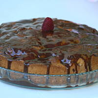 ciasto z jabłkami i malinami