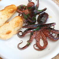 Ośmiorniczki z grzankami