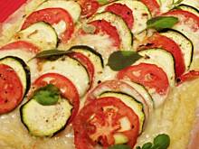 Fot. Agiatis, Przekładaniec warzywny na cieście francuskim