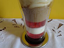 Fot. eluchap, Zimna kawa z galaretką i kremem